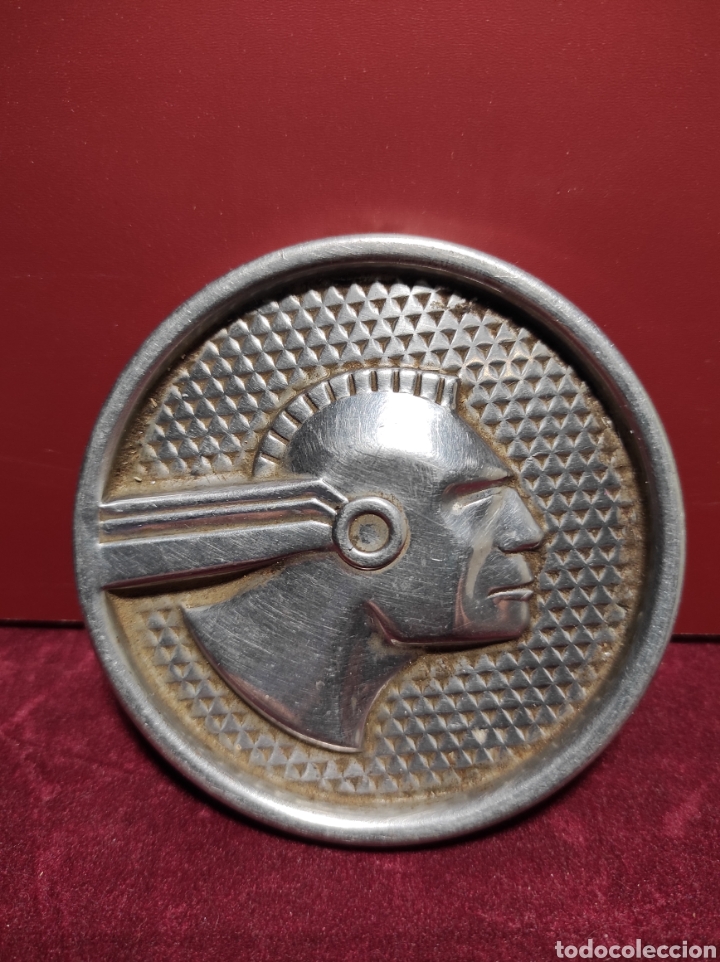 Autos und Motorr&auml;der: Escudo de marca de veh&iacute;culo antiguo