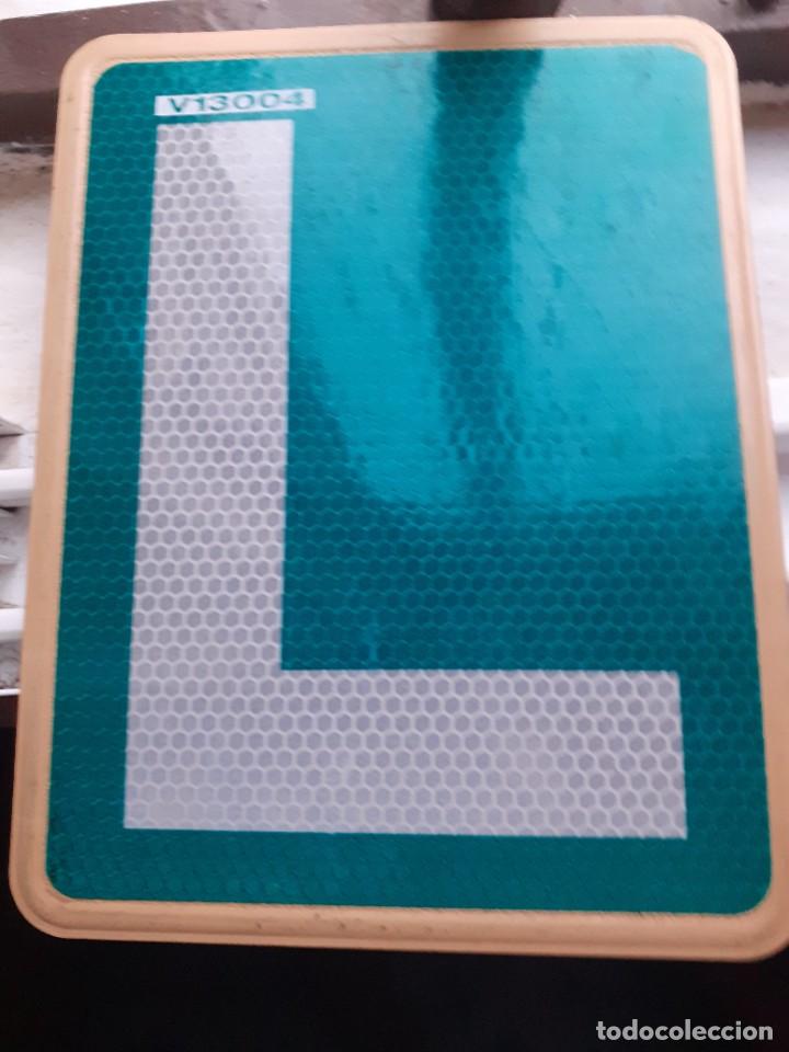 Autos und Motorr&auml;der: Antigua placa de conductor novel L a&ntilde;os 90 usada