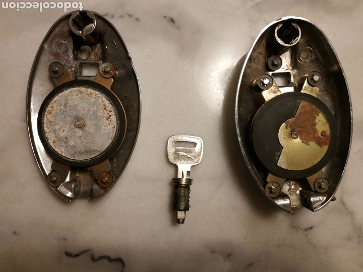 Automobili e Motociclette: Restos de tapas de gasolina jaguar XJ6