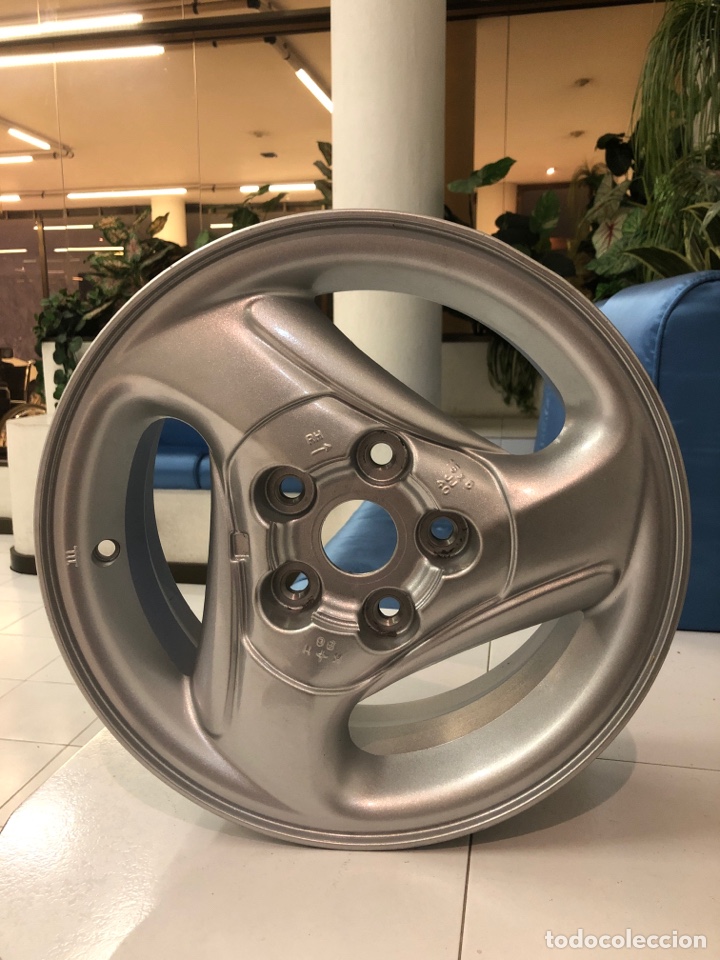 Voitures et Motocyclettes: LLANTA FORD ( 15X6 )