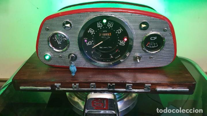 Autos und Motorr&auml;der: Cuadro Relojes Camion Thames Trader