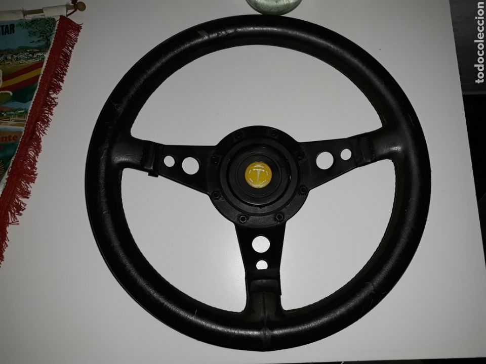 Coches y Motocicletas: Volante ranz seat 127 a&ntilde;os 70