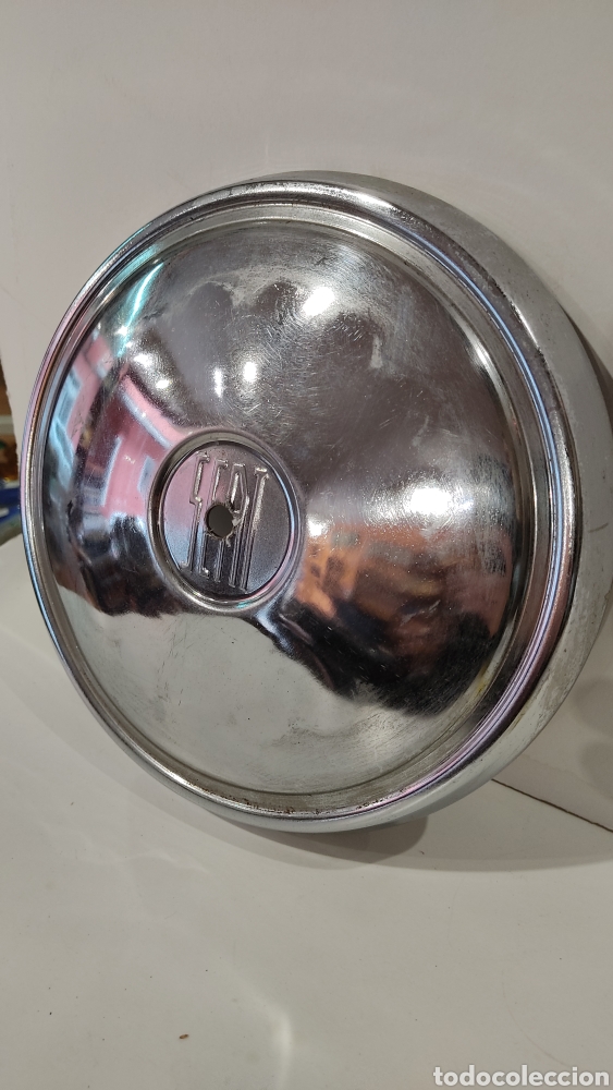 Autos und Motorr&auml;der: TAPACUBOS ORIGINAL SEAT CON AGUJERO CENTRAL