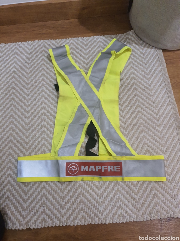 Coches y motocicletas: chaleco amarillo mapfre . - Foto 1