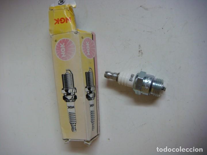 Automobili e Motociclette: BUJIA DE MARCA NGK-BM6F-(&)