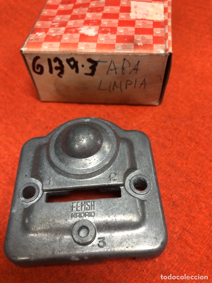 Automobili e Motociclette: TAPA MOTOR LIMPIAPARABRISAS LADO COLECTOR-FEMSA 6139-3 (RENAULT 4-5-6-8 )
