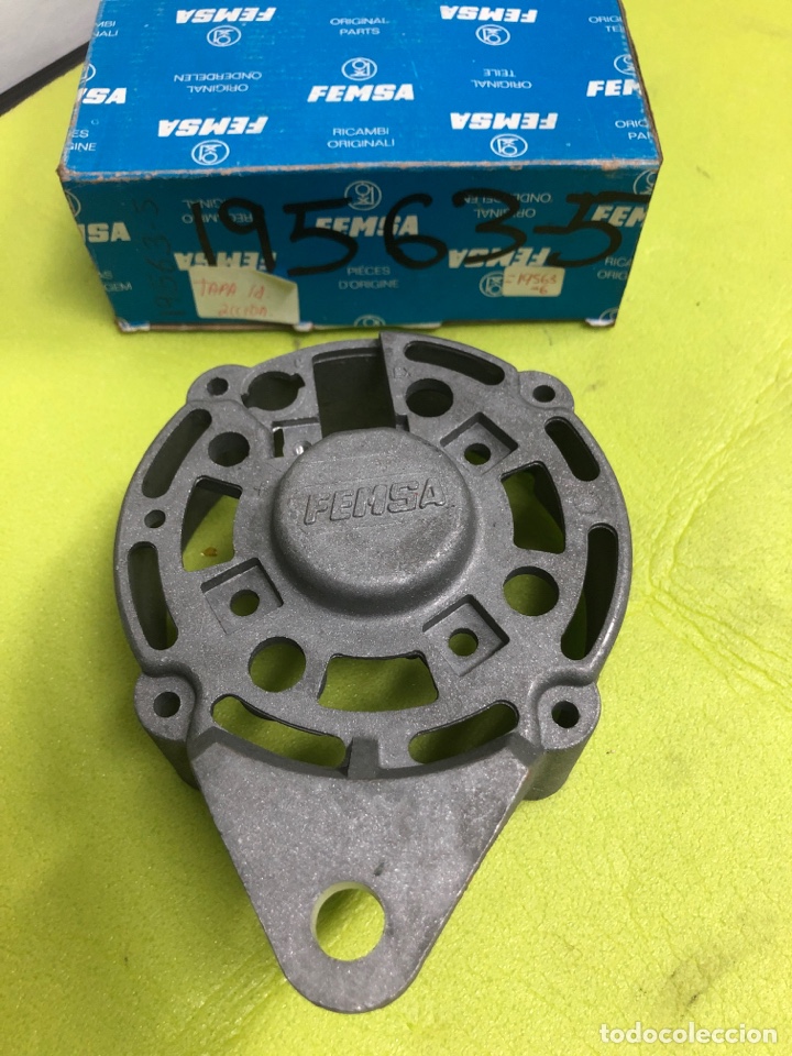 Automobili e Motociclette: TAPA LADO ESCOBILLAS- FEMSA 19563-5 ( CAMI&Oacute;N AV&Iacute;A 1250 del 73 ref, alternador ALD 12-46 )