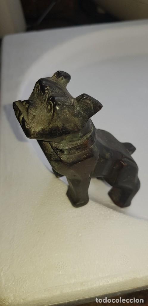 Autos und Motorr&auml;der: RARO Y BONITO ADORNO DE CAP&Oacute; DE CAMIONES MAC- BULLDOG