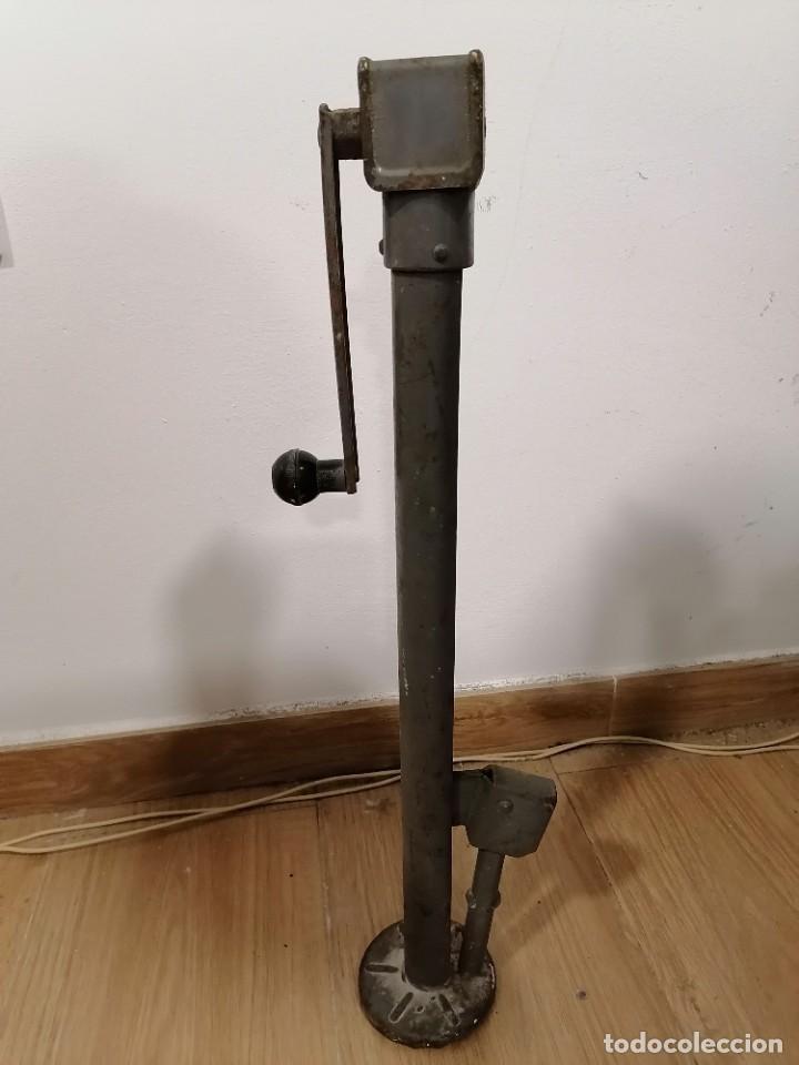 Autos und Motorr&auml;der: Gato de caravana de 58 cm de altura