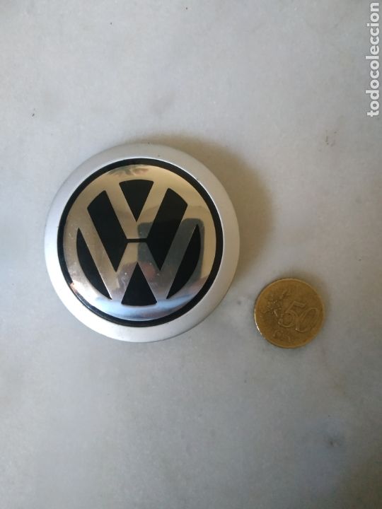 Autos und Motorr&auml;der: Anagrama met&aacute;lico de VW de volante