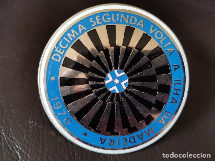 Automobili e Motociclette: 1970 emblema, insignia ,adorno para coche XI VOLTA &Aacute; MADEIRA - CORRIDA DE AUTOMOVILES RARO