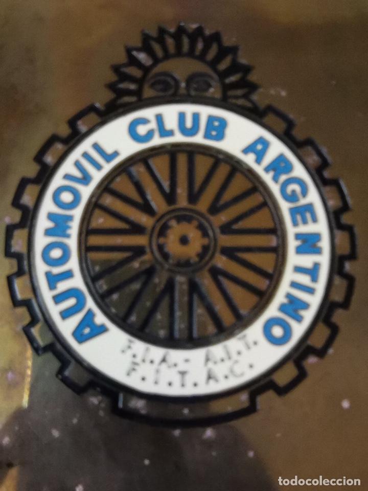 Automobili e Motociclette: 1985 PLACA AUTOVIL CLUB ARGENTINO F.I.A A.I.T F.I.T.A.C - OFERTA AL AUTOM&Oacute;VIL CLUB DE PORTUGAL