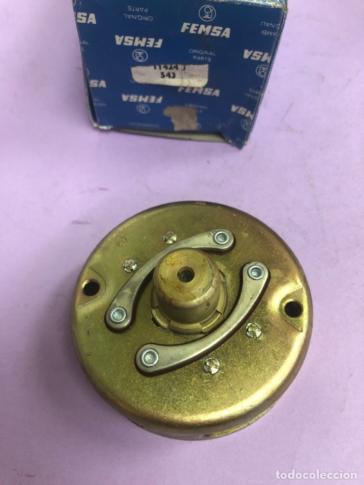 Coches y Motocicletas: TAPA LADO ESCOBILLAS-FEMSA 11424- ( FURGONETA DKW F1000 D y LAND ROVER 88-109 y 1300 di&eacute;sel-SAVA J4-