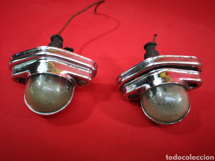 Coches y Motocicletas: Antiguas luces de matricula coche cl&aacute;sico.
