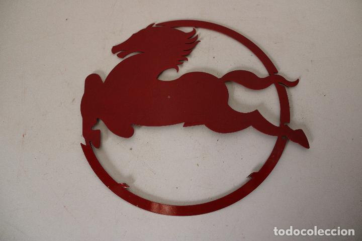 Autos und Motorr&auml;der: LOGO, ANAGRAMA, CHAPA DE CAMI&Oacute;N PEGASO. metal