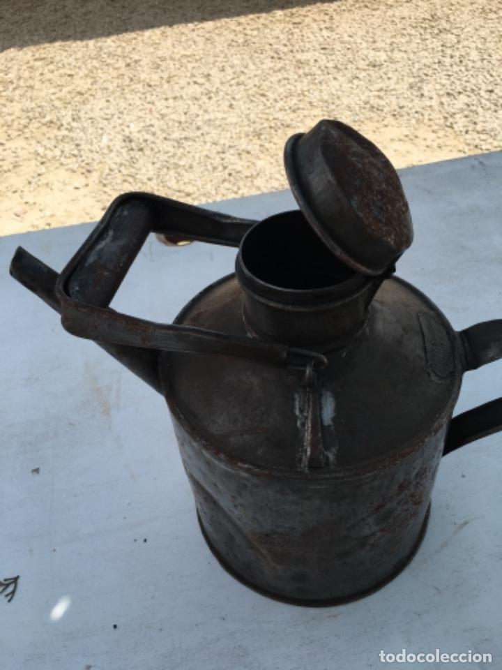 Automobili e Motociclette: Bid&oacute;n antiguo de gasolina
