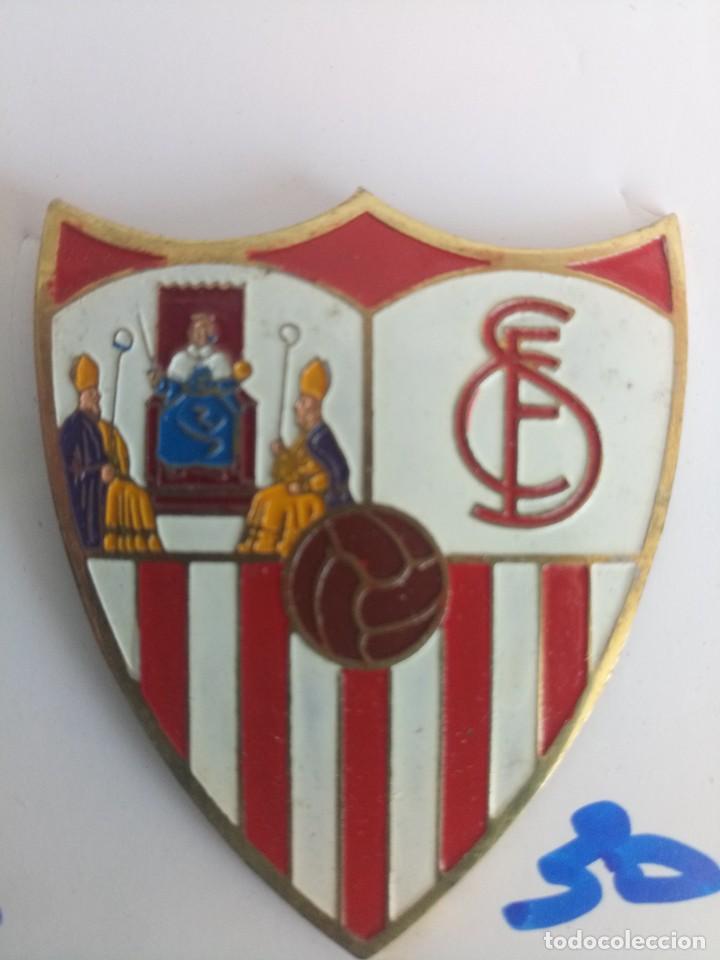 Automobili e Motociclette: Placa chapa esmaltada f&uacute;tbol. Para coche hist&oacute;rico . Tornillos traseros. Sevilla