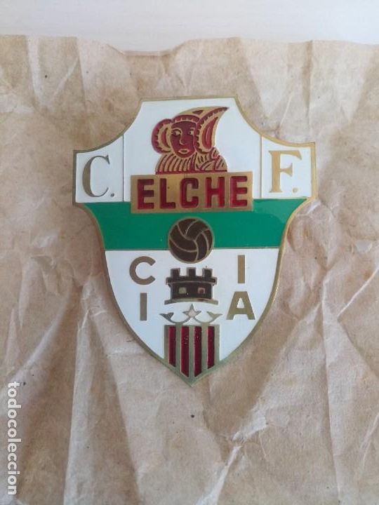 Automobili e Motociclette: Antigua insignia a&ntilde;os 70 metal coche esmaltes f&uacute;tbol Elche