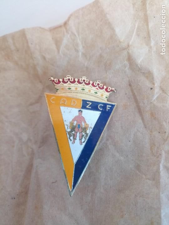 Automobili e Motociclette: Antigua insignia a&ntilde;os 70 metal coche esmaltes f&uacute;tbol cadiz