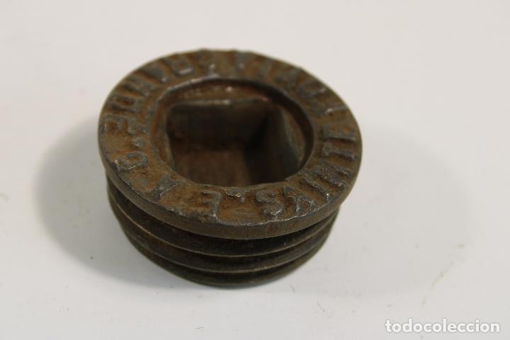 Autos und Motorr&auml;der: antiguo tapon de eag. - sainte foyla grande