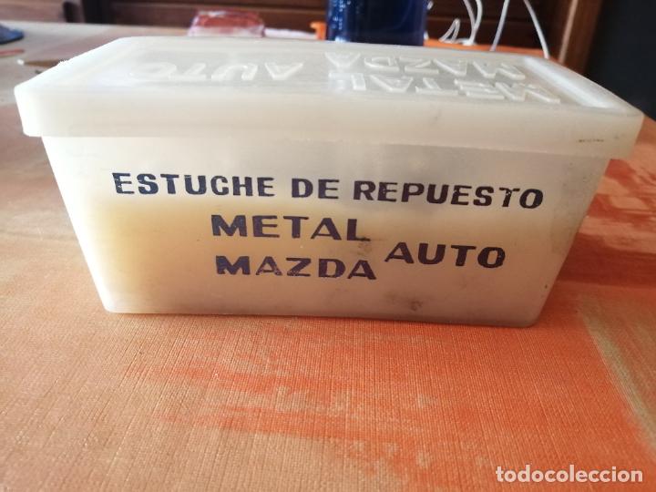 Automobili e Motociclette: antiguo estuche de repuesto metal mazda auto seat 1430 ver fotos