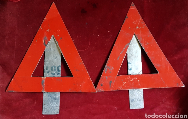 Autos und Motorr&auml;der: Pareja de antiguos triangulos de aluminio
