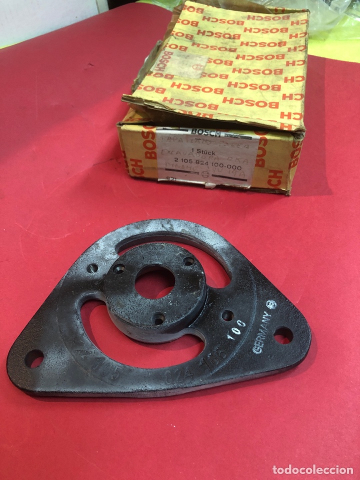 Autos und Motorr&auml;der: TAPA LADO POLEA-BOSCH 2105824100 ( EXCAVADORA OKA )