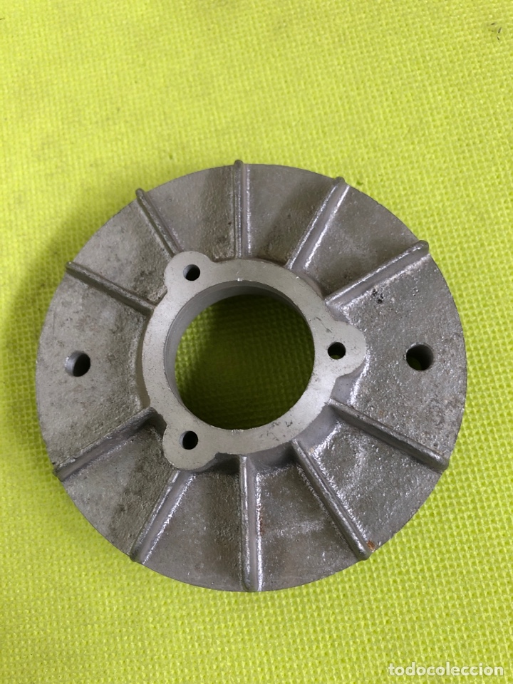 Autos und Motorr&auml;der: TAPA D&Iacute;NAMO LADO POLEA-FEMSA 9306 ( TRACTOR LANZ 40 y 60 CV - tipo d&iacute;namo DNC 12E-3 del 63