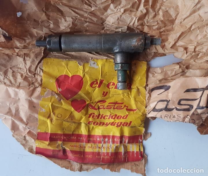 Automobili e Motociclette: &rdquo;LEYLAND- GENUINE SPARES&rdquo; &iquest;Inyector?En su caja original y con curiosa publicidad &rdquo;LASTER&rdquo;. Bilbao.