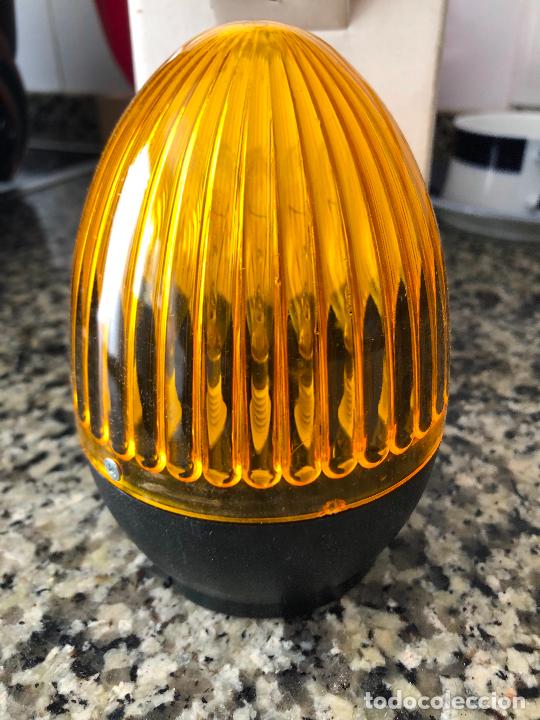 Voitures et Motocyclettes: EGG220 Luz intermitente de huevos de V2