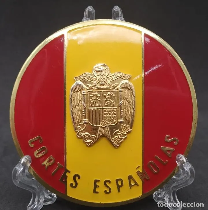 Antigua Chapa o Placa de las CORTES ESPAÑOLAS para calandra de coche oficial Procurador, años 50-70