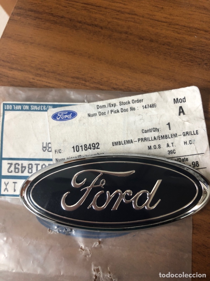 Automobili e Motociclette: EMBLEMA PARRILLA- FORD 1018492 ( FORD ESCORT del 95 al 2000 )