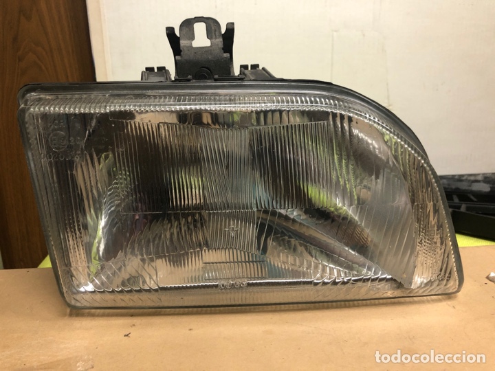 Autos und Motorr&auml;der: FARO DERECHO ( FORD FIESTA 89 )