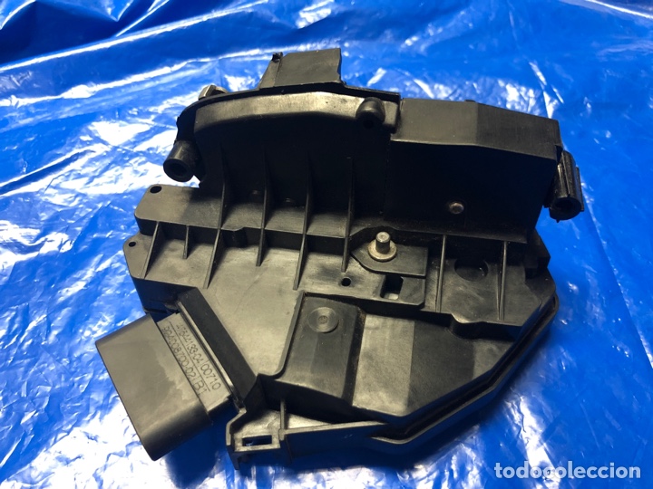 Autos und Motorr&auml;der: CERRADURA PUERTA DELANTERA DERECHA- 8A6A-A21812-BE ( FORD FIESTA 2010 )