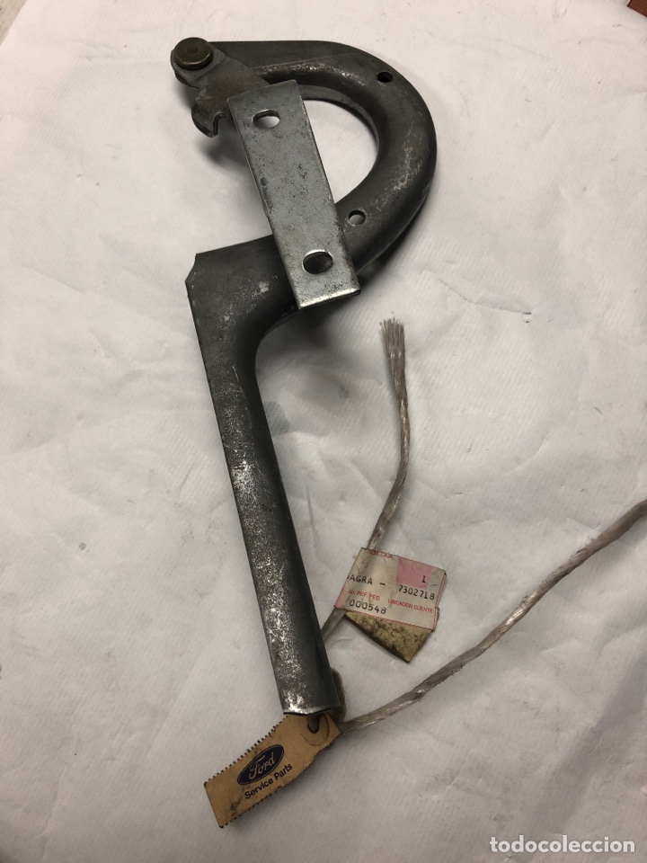 Automobili e Motociclette: BISAGRA IZQUIERDA CAPO- 7302718 ( FORD FIESTA del 95 al 2000 )