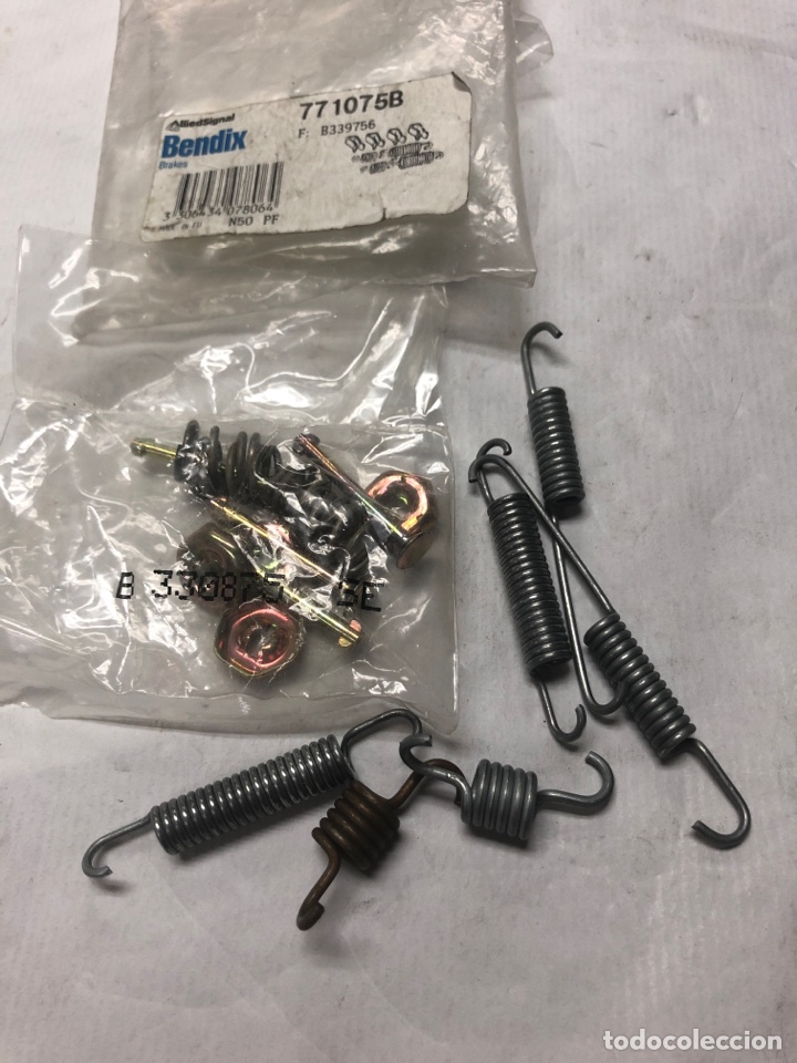 Automobili e Motociclette: JUEGO REPARACI&Oacute;N ZAPATAS FRENO-BENDIX 771075B ( FORD FIESTA 1,8D del 89 )