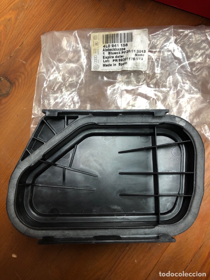 Automobili e Motociclette: TAPA PROTECTORA FARO DOBLE HALOGENO -4L0941158 ( AUDI Q7 del 2009 )