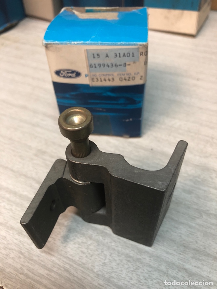 Autos und Motorr&auml;der: BISAGRA PUERTA DELANTERA ( 6199436 ) FORD FIESTA 89 )