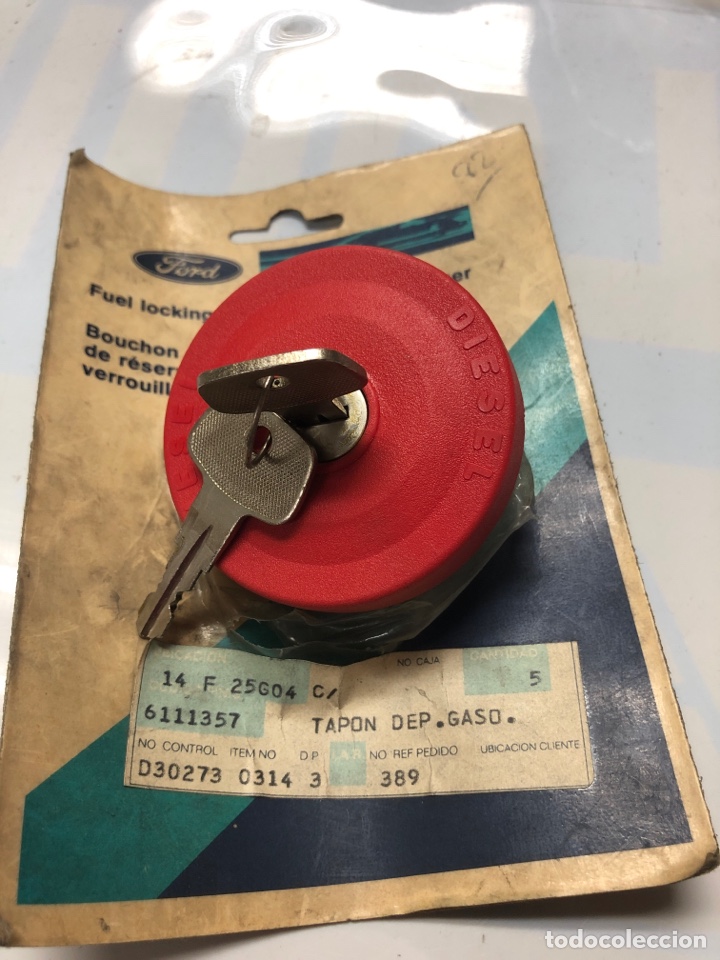 Autos und Motorr&auml;der: TAP&Oacute;N DEP&Oacute;SITO GASOIL Y GASOLINA-6111357 ( FORD GRANADA del 80 )