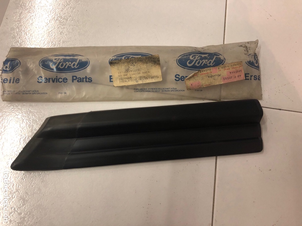 Automobili e Motociclette: MOLDURA ALETA DELANTERA DERECHA- 1605664 ( FORD GRANADA)