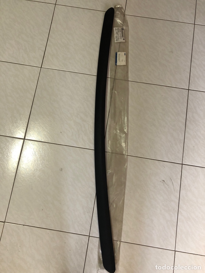 Automobili e Motociclette: MOLDURA PARACHOQUES TRASERO -1108042 ( FORD FOCUS 98-2005 )