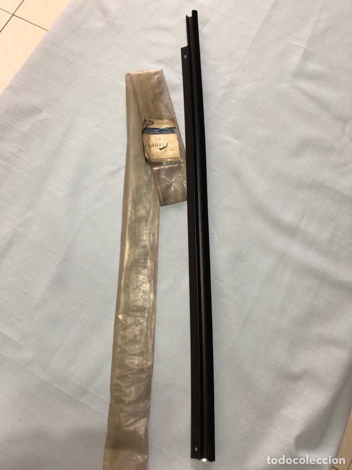 Autos und Motorr&auml;der: BURLETE GOMA PUERTA IZQUIERDA-1648414 ( FORD SIERRA 3-5 puertas y familiar del 87 )