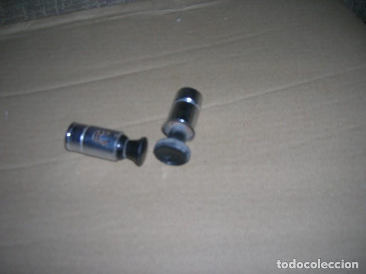 Autos und Motorr&auml;der: 2 Antiguos encendedores de cigarrillos de coche. Uno marca For&eacute;s 12v, de SEAT, el otro sin marca.