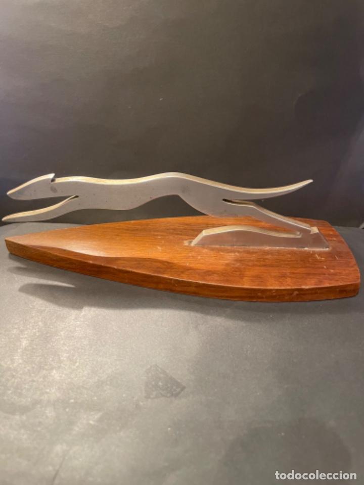 Coches y Motocicletas: ANTIGUA FIGURA ART-DECO ALUMINIO PROSIBLEMENTE TAPON DE RADIADOR DE AUTOMOVIL PARECE UN PERRO GALGO