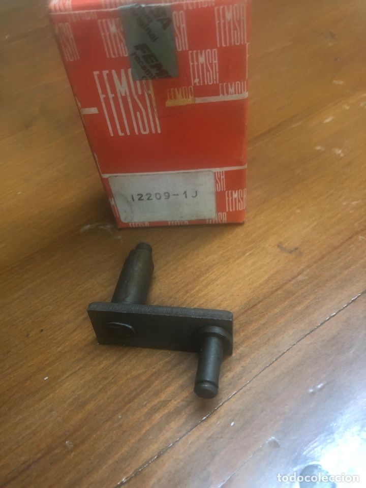 Autos und Motorr&auml;der: MANIVELA LIMPIAPARABRISAS-FEMSA 12209-1 ( RENAULT 8 y 10 del 66 al 72 )