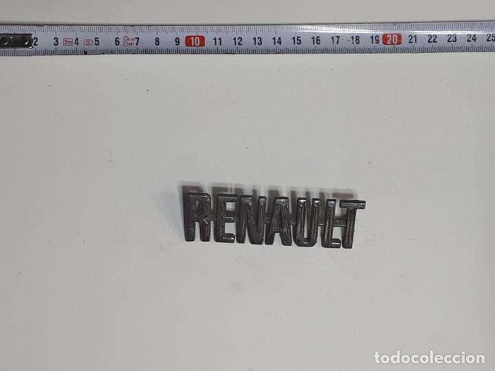 Autos und Motorr&auml;der: Emblema RENAULT, met&aacute;lico.