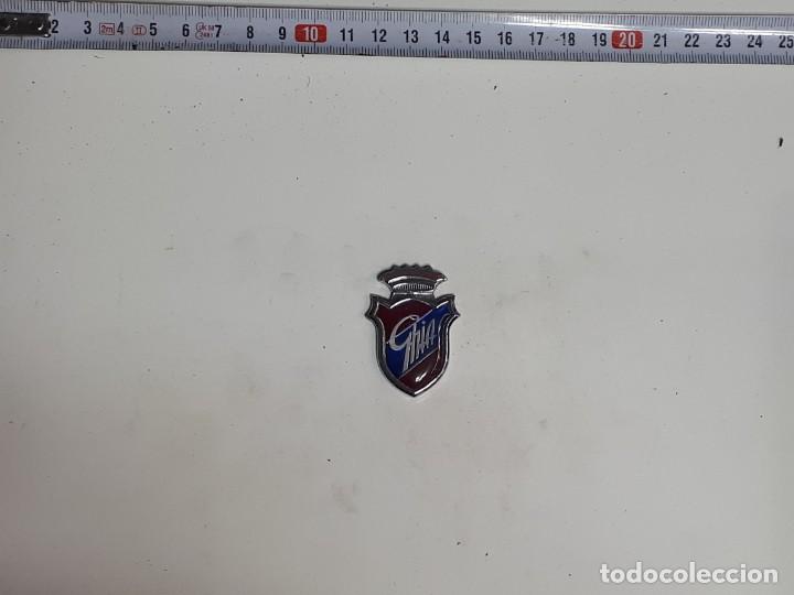 Autos und Motorr&auml;der: Emblema escudo GHIA