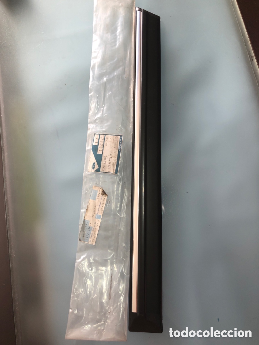 Autos und Motorr&auml;der: MOLDURA AUTOADHESIVA-1652697 (FORD ESCORT-ORION del 86 al 90 )