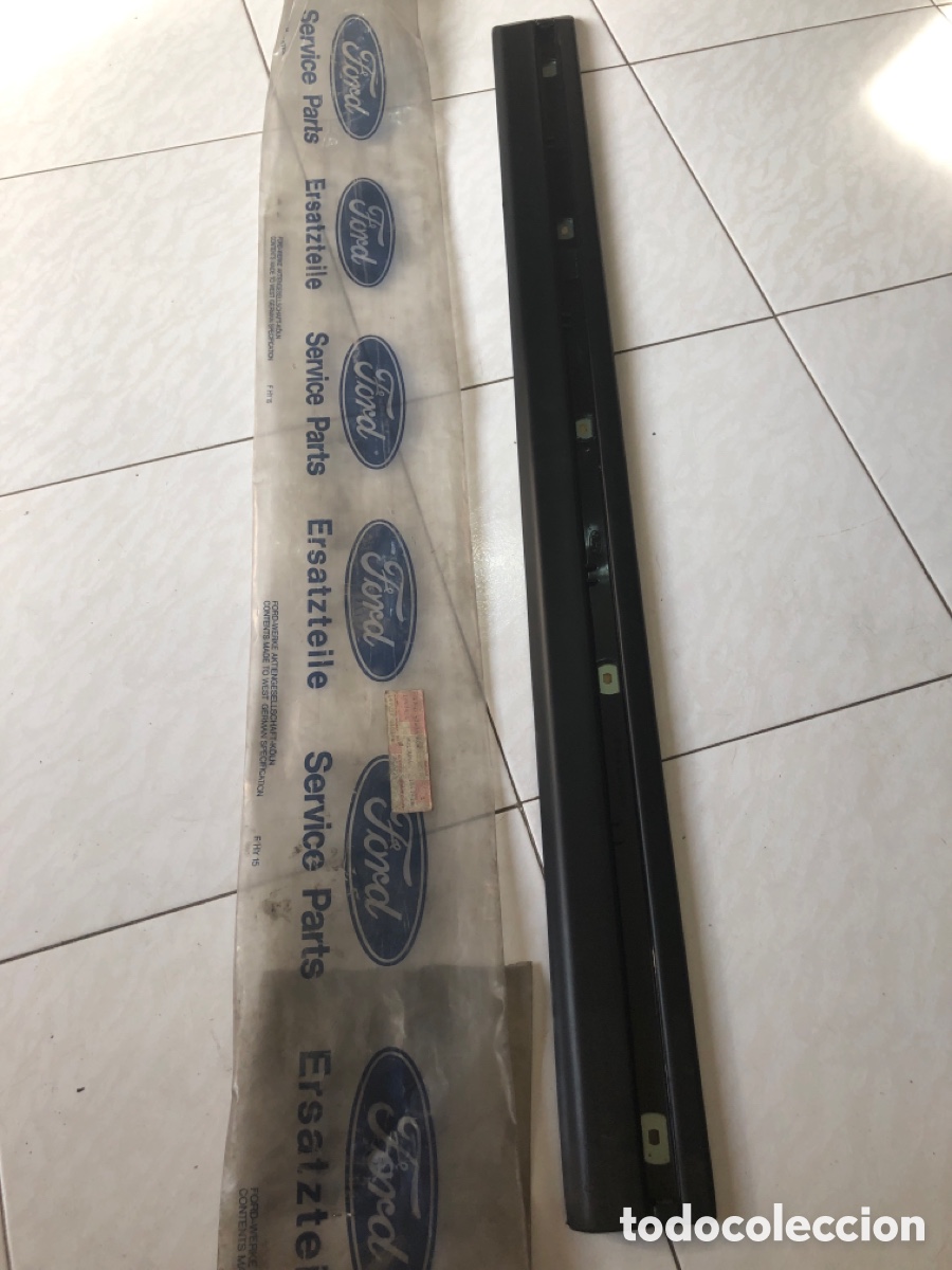 Autos und Motorr&auml;der: MOLDURA IZQUIERDA NEGRA-1647424 (FORD SIERRA del 87 al 90 )