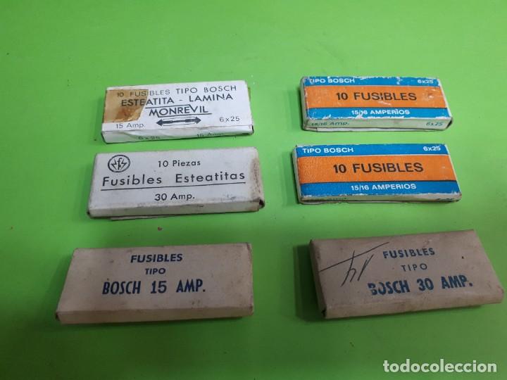 Autos und Motorr&auml;der: Juego cajas de fusibles.